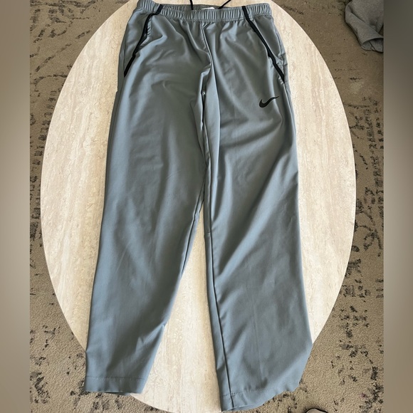 Never worn grey nike pants - Picture 1 of 1